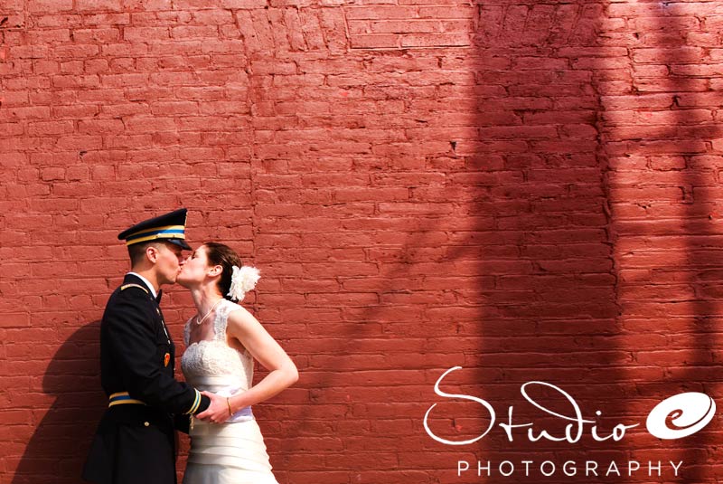 Bride and groom portraits Louisville Wedding at the Frazier Museum 