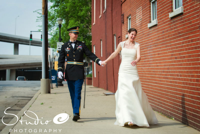 Bride and groom portraits Louisville Wedding at the Frazier Museum 