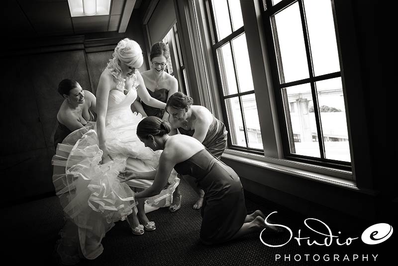 Bride getting ready Wedding at the Frazier Museum Louisville